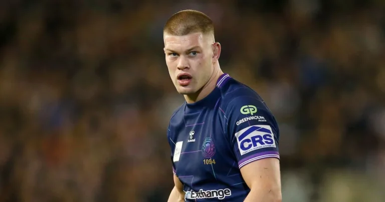 MORGAN SMITHIES MAKES WAVES: Wigan Warriors Star Joins…