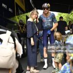 Mathieu van der Poel Verrast Zijn Langdurige Vriendin Roxane Knetemann met een Intieme Vernieuwing van Hun Beloften…