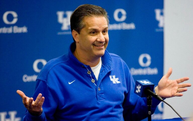JUST ANNOUNCED:The former Kentucky coach John Calipari is finally returning as the head coach in replacement of mark Pope…