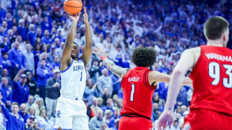Kentucky boasts a revered college basketball streak. Is it in peril in 2024-25?….