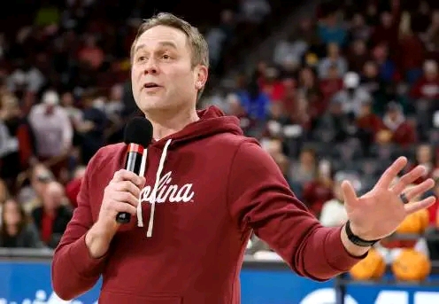 Jeremiah Donati Reveals the “Wild West” of College Sports, Featuring $800K NIL Deals, During South Carolina University Board Meeting…