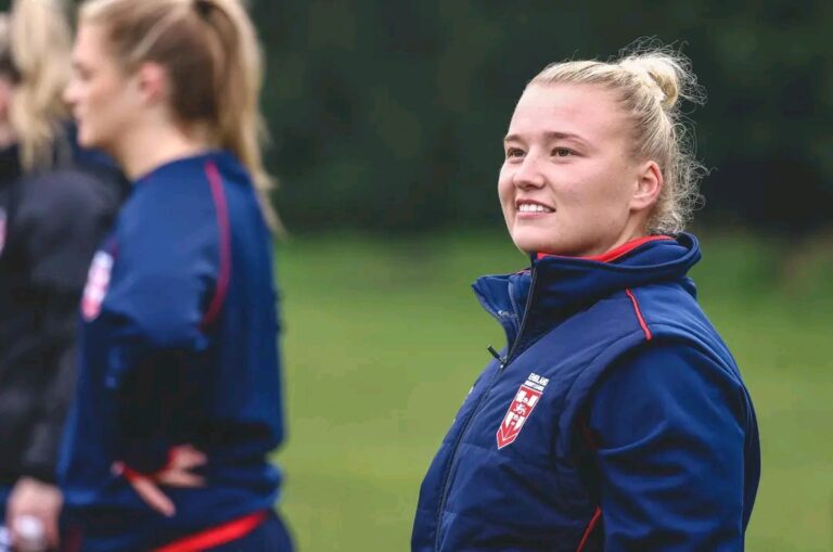 Georgia Roche: England and Newcastle Knights Star Returns Home to Celebrate Stellar Rugby League Journey…