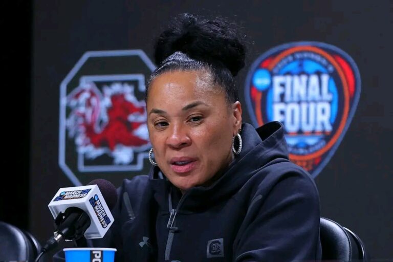 GOOD NEWS: Dawn Staley, The Powerhouse Coach Behind The South Carolina Gamecocks, Crowned 2025 Naismith Coach of the Year with a Record-Breaking $2 Million Prize….