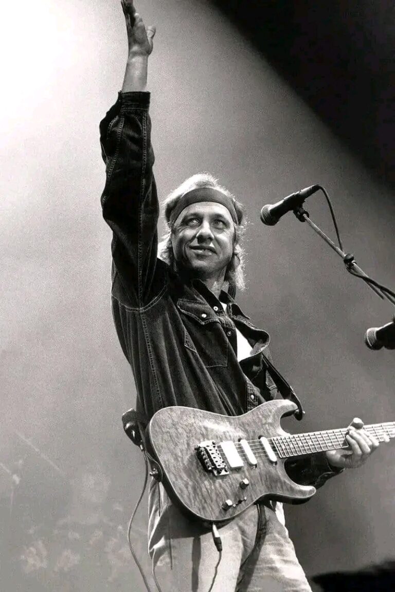 Mark Knopfler Confronts Haunting Revelations from His Dark Past…