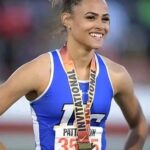 Shockwaves in Sports World: Florida Gators Coach Billy Napier Donates Entire $4.3M Salary to Charities and Homeless Support…