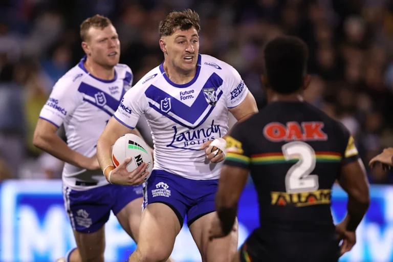 🔥 From Boos to Glory: King’s Unbelievable Comeback Fuels Bulldogs’ Revival! 🏆 🔥