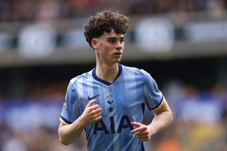 Archie Gray Shows True Colours as Pascal Struijk Makes Leeds United Transfer Demand …
