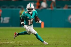 BREAKING: Tyreek Hill Rejects \$125M Dolphins Extension, Signs \$166.8M Deal with Broncos to Join Rookie QB Bo Nix…
