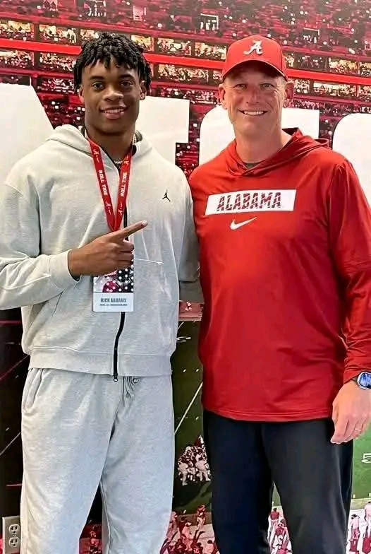 Crimson Tide Locks Down Elite Defender: Five-Star Dijon Lee Officially Joins Alabama’s 2025 Class     The Alabama Crimson Tide have landed a major recruiting victory, securing a commitment from five-star cornerback Dijon Lee for their 2025 class. Hailing from Mission Viejo, California, Lee is one of the most sought-after defensive backs in the nation. His commitment further solidifies Alabama…