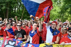 Fanoušci českého: Nejen u stadionů, ale i v srdci národa — Dnes bez titulků, ale s trvalým vlivem…