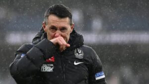 Silent Grief in Collingwood: AFL Coach Overwhelmed Following Death of Beloved Club Figure…